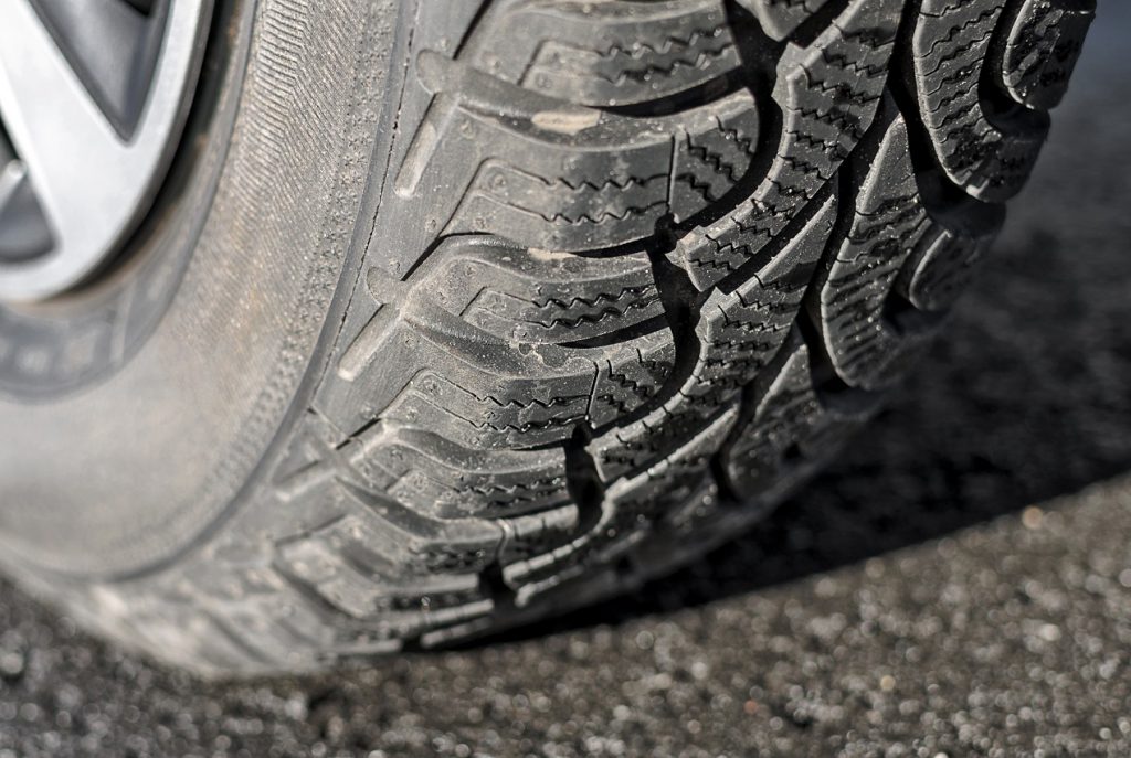 wymiana opon na autostradzie