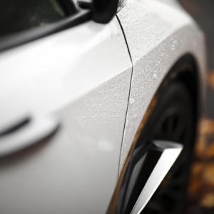 Lakier samochodowy – Jak chronić go jesienią i zimą?